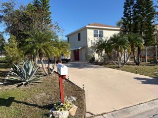 Cozy one bedroom with great water views lots of room - 7