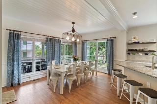 AV8-53: 8 53rd Avenue - 1