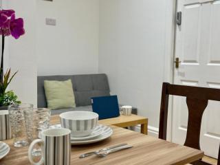 Cityside Stay Walk to Etihad Stadium Sleeps 5 - 1