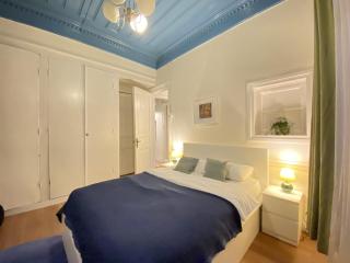 Stylish detached Triplex with Garden Terrace - 2