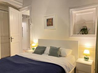 Stylish detached Triplex with Garden Terrace - 1