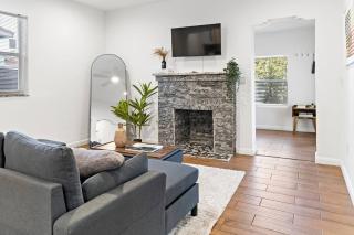 Stylish 2BR/2BA Miami Home near Wynwood - 9