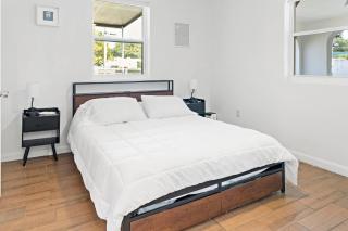 Stylish 2BR/2BA Miami Home near Wynwood - 8