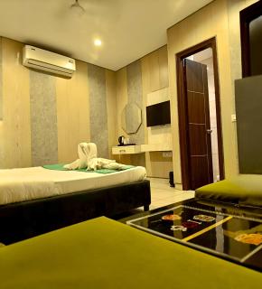 The Silk Route Hotel - 5