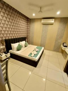 The Silk Route Hotel - 4