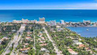 Stunning Tropical Getaway Steps To The Beach with Pool - 8