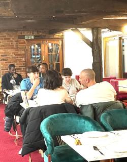 Rivenhall Garden Hotel - 8