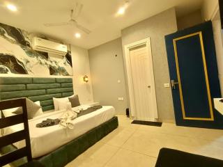 The Silk Route Hotel - 4