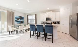 Fabulous 5 Bdrm Villa with Game Room in Encore - 3