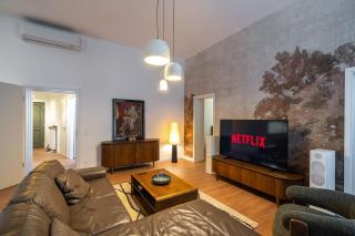 Premium Two-Bedroom Residence next to Danube - 4