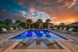 Spacious 8 Bdrm Home with South Facing Pool in Encore - 0