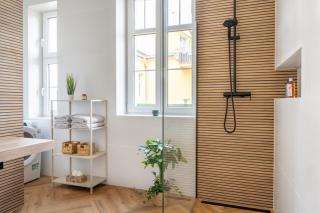 Vary Essence - Elegant Stay with Balcony - 7