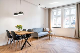 Vary Essence - Elegant Stay with Balcony - 1