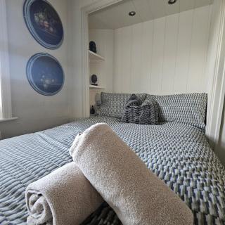 Canal Cottage Rodley Leeds, 5 miles LBA Airport - 5