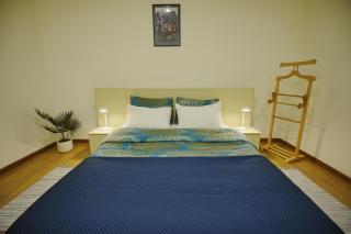 Cozy Apartment Near Holiday Inn - 4