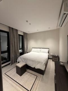 شقة بطابع فندقي ودفء منزلي ثلاث غرف وصاله - 6