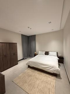 شقة بطابع فندقي ودفء منزلي ثلاث غرف وصاله - 7