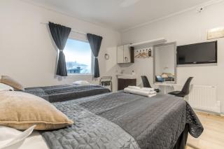 Flyers Airport Hotel - 2