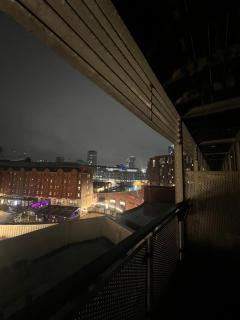 Nexus - Top Floor City Views, Balcony & Parking - 6