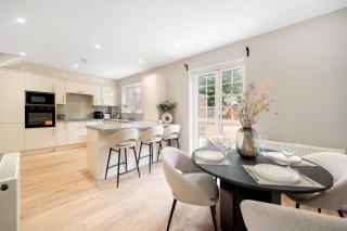 Cosy 3 Bedroom home with Garden in London - 6