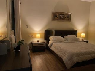 Modern apartment with garden - 5