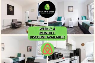 FREE parking, LARGE House for Contractors & Families, Sleeps 7, 25 mins to ALTON TOWERS - 0