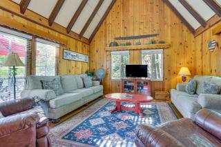 Private Dock on Lake Arrowhead! Cozy Mtn Cabin - 1