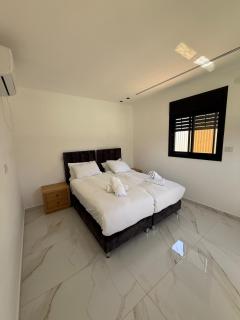 אחוזת תכשיט - 1