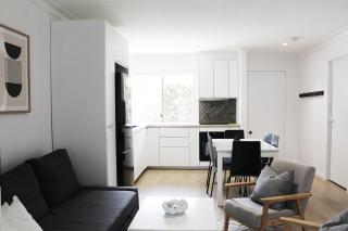 Beach Side Villa Walk to Shops-Pub-Beach Newly Renovated - 6