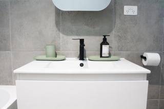 Beach Side Villa Walk to Shops-Pub-Beach Newly Renovated - 4