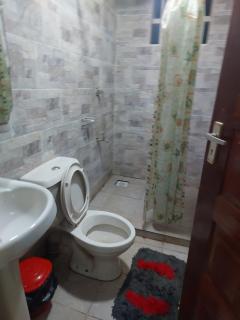 Yukis & Kukis Place, 5 bedrooms, 5 bathrooms, 2 Sitting Rooms - 1