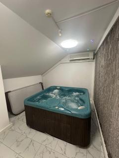 B&M Studio self-check in - 0