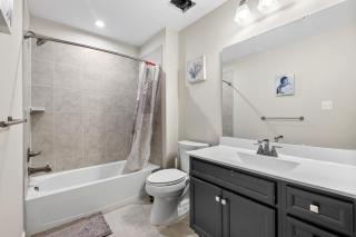 Private Room In A Modern Home - 4