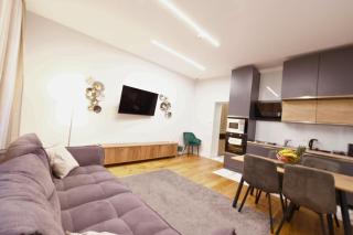 Premium-Studio Hernals - 5