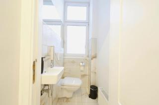 Premium-Studio Hernals - 3