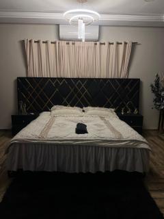 Modern 2BHK ApartmentPool Netflix - 3