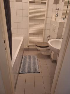 Privatroom small 5 min from Railstation - 6