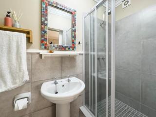 Riverclub- Tranquil and Spacious Villa - 8