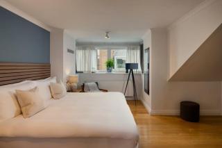 Colliers Hatch in the heart of Soho - 4