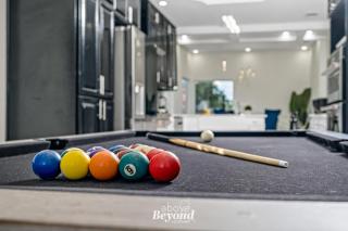 Sprawling Home w/ Rooftop Spot - 9