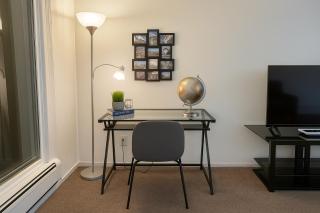 2BR Downtown apt Amazing View Free Parking & Gym - 2