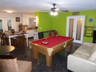 Perfecto Mundo 4, Orlando Area 4BR-2BA Jacuzzi-Billiard-Ping Pong-City Pool - 1