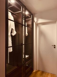 Otopeni Airport Apartment - King Bed - Free Shuttle Included - 6