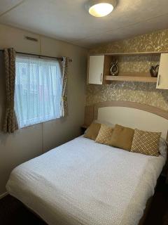 3 bedroom 8 berth Standard Basic caravans with Hot Tub,Mountain Bikes - 7