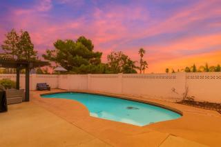 VaCaTiOn Pool FirePit PoolTable CloseToFwy - 5