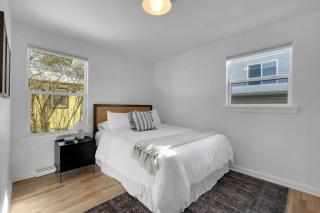 Modern 4BR Bungalow with AC, Fire Pit, and BBQ - 8