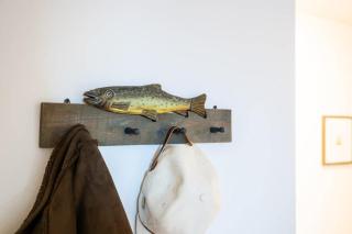 Modern 4BR Bungalow with AC, Fire Pit, and BBQ - 5