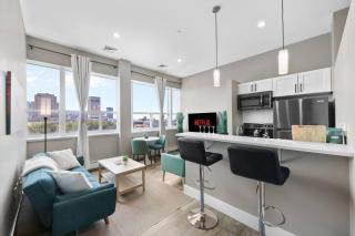 1BR • City View • Huntington • King Bed • 2 TVs - 6