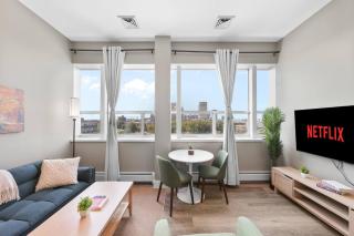 1BR • City View • Huntington • King Bed • 2 TVs - 3