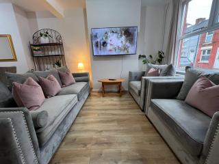 Liverpool Rose House Stylish 3 Bed Near Anfield and Goodison Park - 6